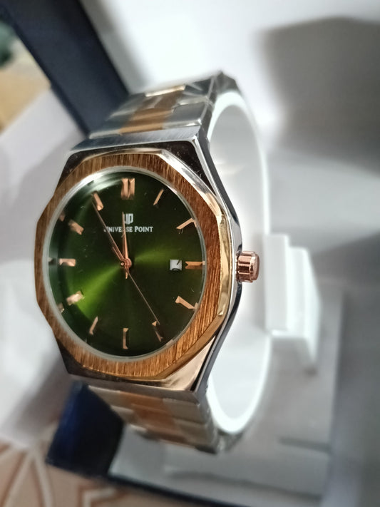 Elegant green dial with the sliver chain