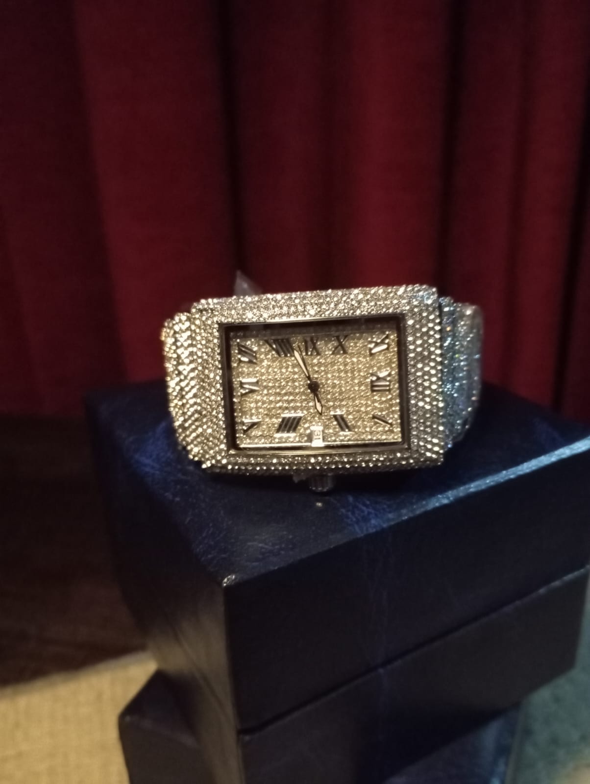 Diamond Variant Luxury Watch with sliver base | unisex wrist watch